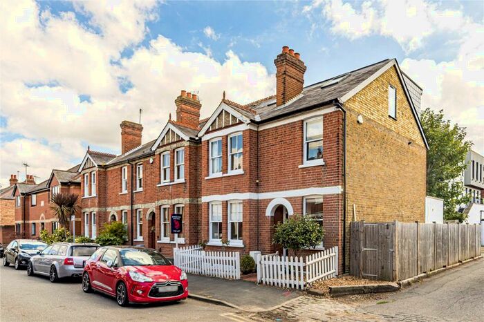 4 Bedroom End Of Terrace House To Rent In Holstein Avenue, Weybridge, Surrey, KT13
