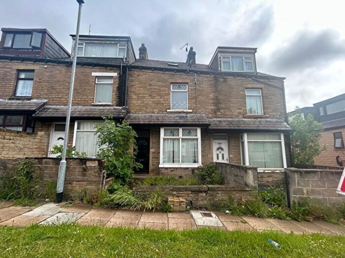 4 Bedroom Terraced House For Sale In Cumberland Road, Lidget Green, Bradford, BD7