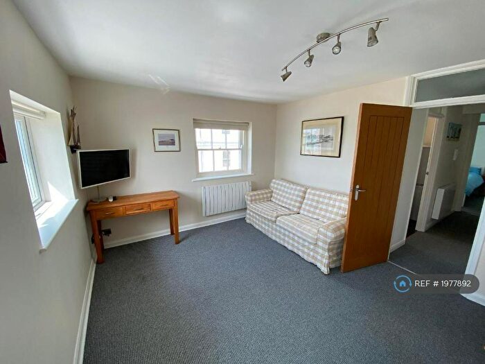 1 Bedroom Penthouse To Rent In Marine Parade, Worthing, BN11