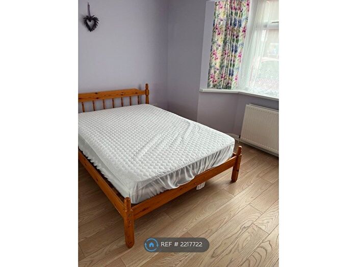 1 Bedroom Maisonette To Rent In Waltham Drive, Edgware, HA8