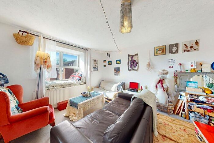 2 Bedroom Flat To Rent In Barker Drive, Camden, NW1