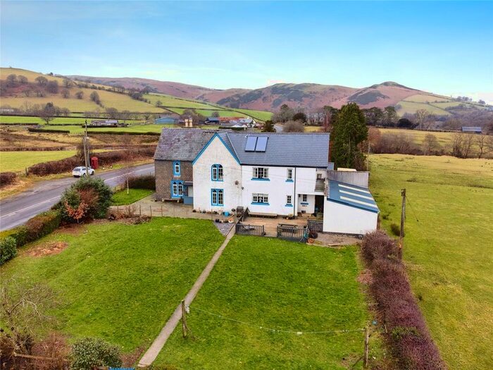 6 Bedroom Link Detached House For Sale In Llanafanfawr, Builth Wells, Powys, LD2