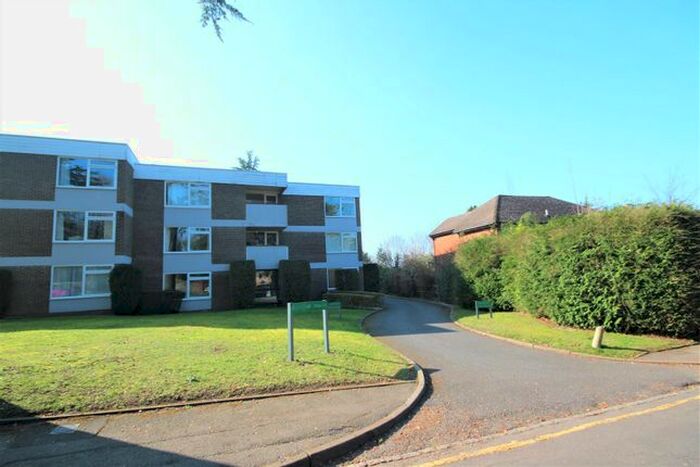 1 Bedroom Flat To Rent In Upper Edgeborough Road, Guildford, GU1