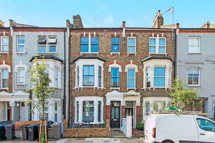3 Bedroom Flat To Rent In Pember Road, Kensal Rise, NW10