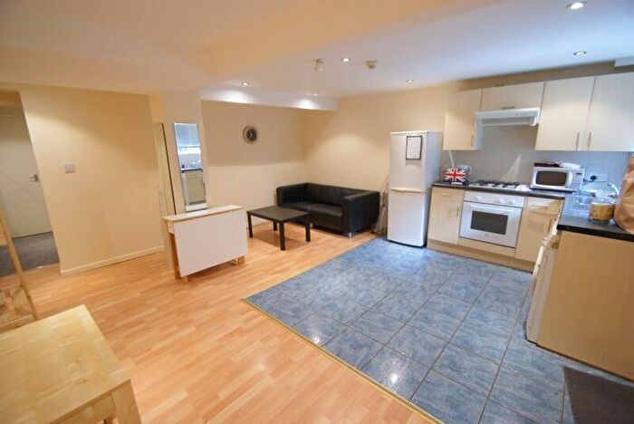 1 Bedroom Flat To Rent In Burley Road, Burley, Leeds, LS4