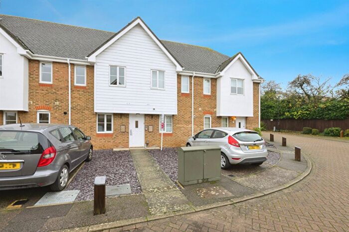 2 Bedroom Flat For Sale In Collett Road, Ware, SG12