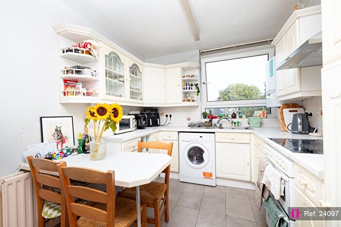 1 Bedroom Terraced House To Rent In Aubert Park, London, N5