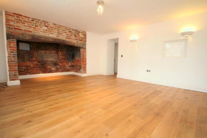1 Bedroom Flat To Rent In High Street, Bramley, GU5
