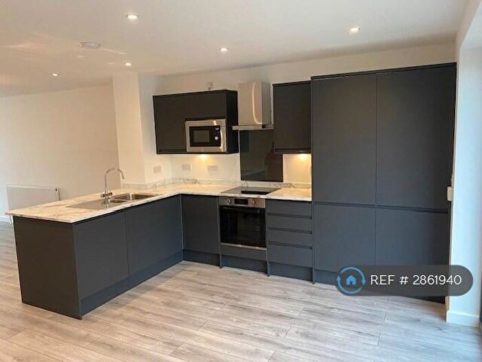 4 Bedroom Terraced House To Rent In Moss Lane East, Manchester, M14