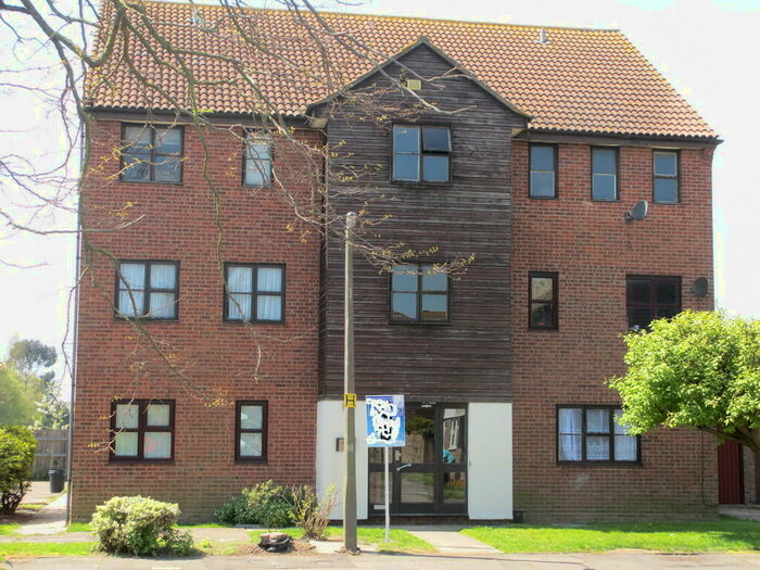 Studio To Rent In Herongate, Shoeburyness, SS3