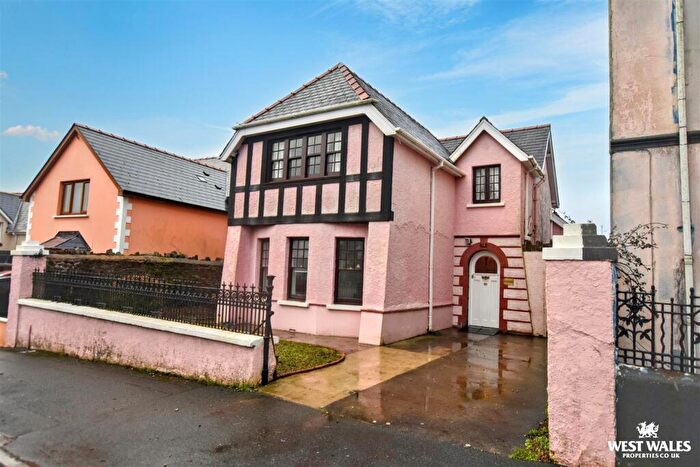 3 Bedroom Detached House For Sale In Wellington Road, Hakin, Milford Haven, SA73