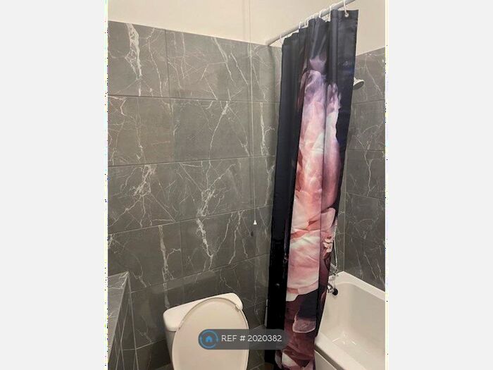 1 Bedroom Flat To Rent In Stratfield House, Aldershot, GU11