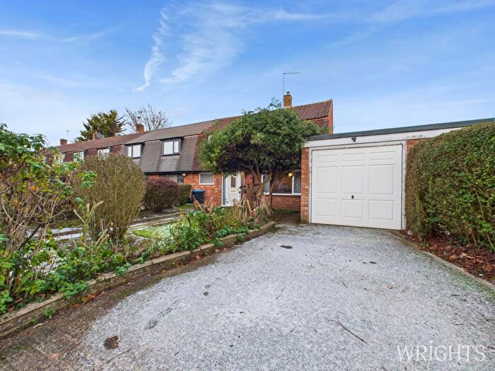 3 Bedroom End Of Terrace House For Sale In Cloverland, Hatfield, AL10