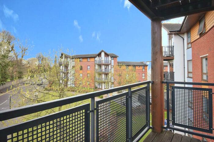 2 Bedroom Flat To Rent In Clarke Close, Croydon, CR0