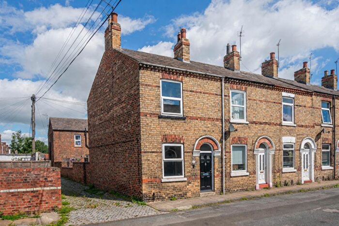 2 Bedroom End Of Terrace House To Rent In Stamford Street West, York, YO26
