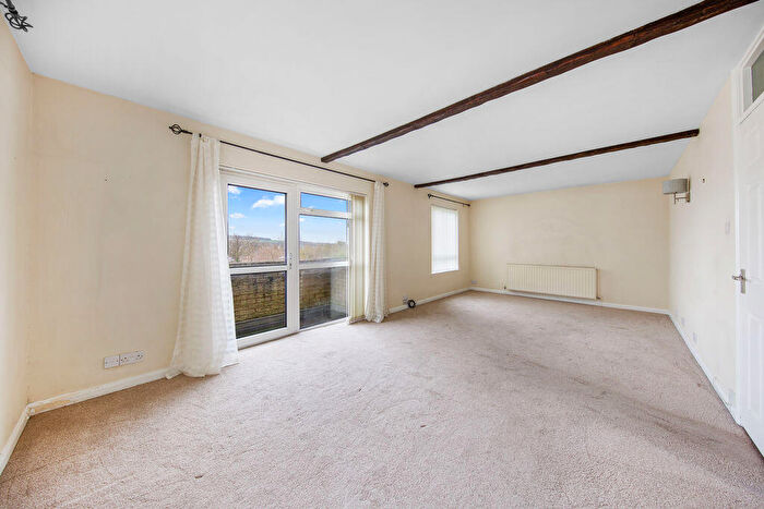 2 Bedroom Flat For Sale In Stand Road, Newbold, Chesterfield, S41