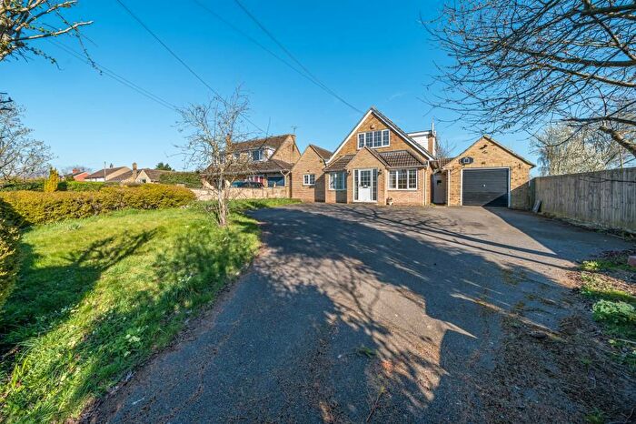 4 Bedroom Detached House For Sale In Wendlebury, Oxfordshire, OX25