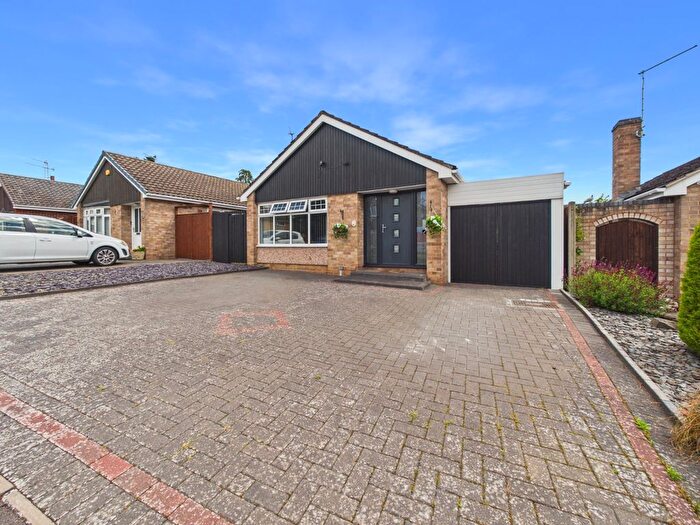 2 Bedroom Detached House For Sale In Bramley Avenue, Worcester, Worcestershire, WR2