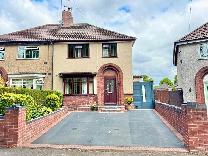 3 Bedroom Semi-Detached House For Sale In Beebee Road, Wednesbury, West Midlands, WS10