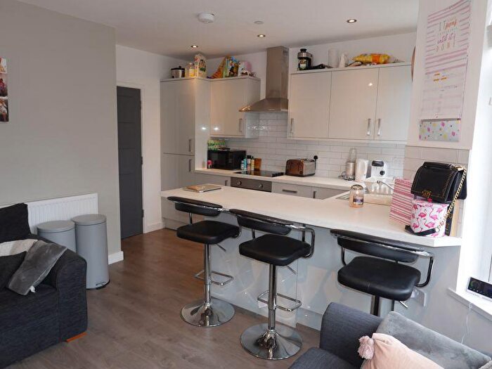 3 Bedroom Flat To Rent In Albany Road, Cardiff, CF24