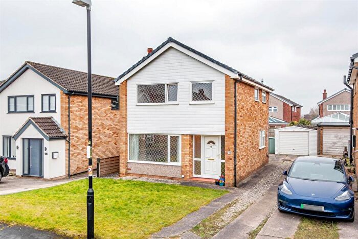 3 Bedroom Detached House For Sale In Claughton Avenue, Leyland, PR25
