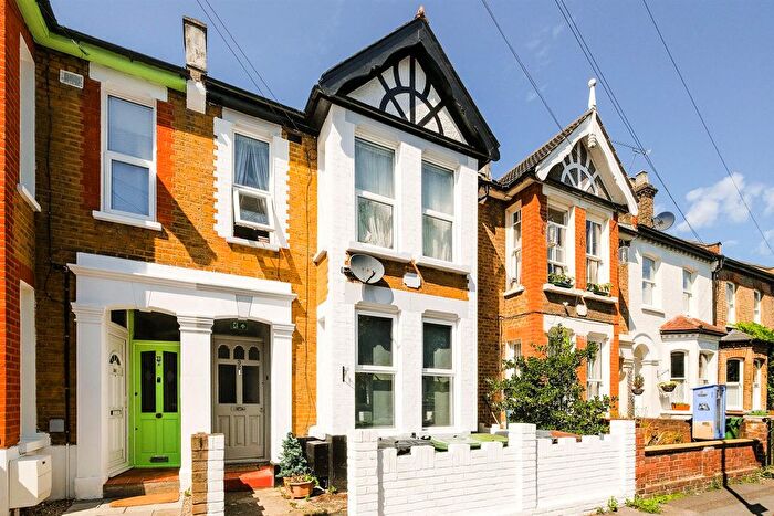 2 Bedroom Flat To Rent In Campbell Road, Walthamstow, E17