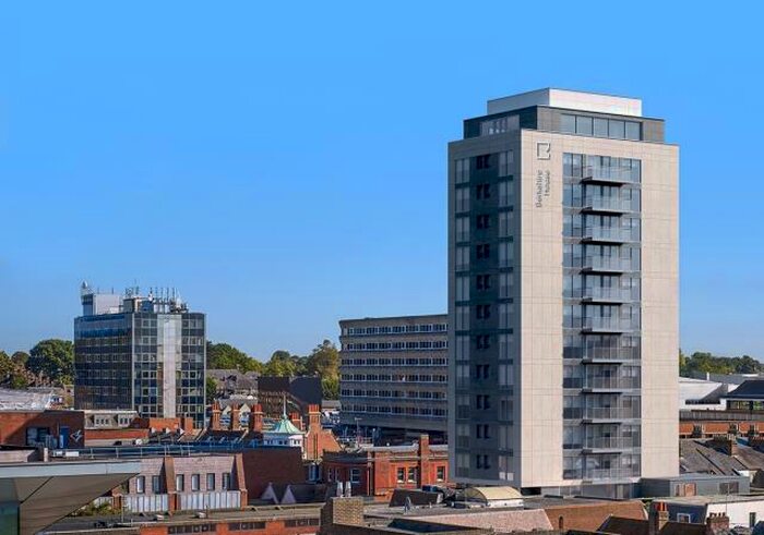 2 Bedroom Apartment To Rent In Maidenhead, Berkshire, SL6