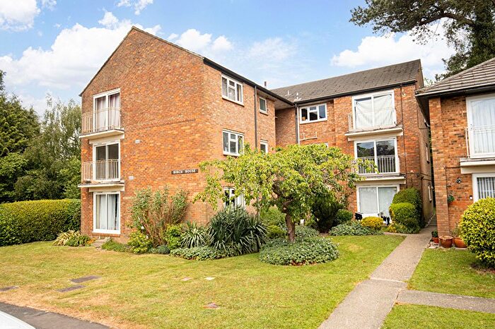 2 Bedroom Flat For Sale In Newlands Crescent, Birch House Newlands Crescent, RH19
