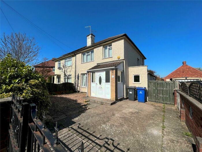 3 Bedroom Semi-Detached House To Rent In Livingstone Avenue, Clay Lane, Doncaster, DN2