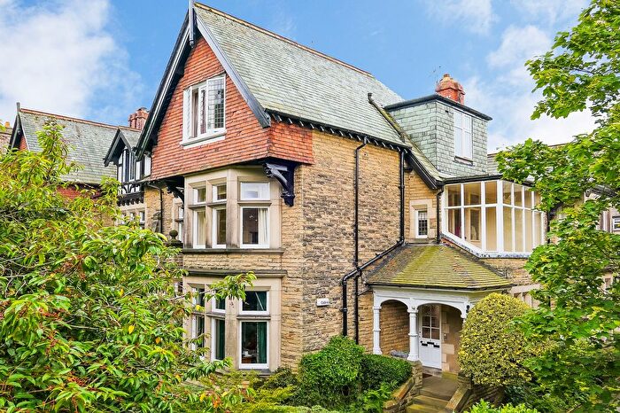3 Bedroom Flat For Sale In Park Avenue, Harrogate, HG2