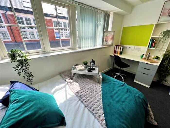 1 Bedroom Private Hall To Rent In Tudor Road, Leicester, LE3