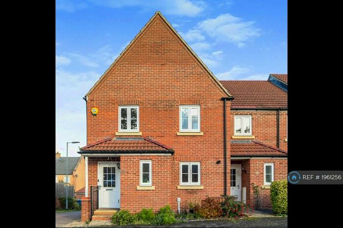 4 Bedroom End Of Terrace House To Rent In Siskin Drive, Hemel Hempstead, HP3