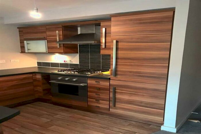 2 Bedroom Ground Flat To Rent In Flat Corbiehall, EH51