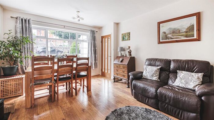 4 Bedroom Detached House For Sale In Avenue Road, Duffield, Belper, Derbyshire, DE56