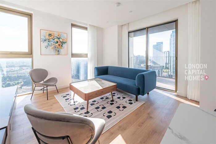 2 Bedroom Apartment To Rent In One Thames Quay, Marsh Wall, London, E14
