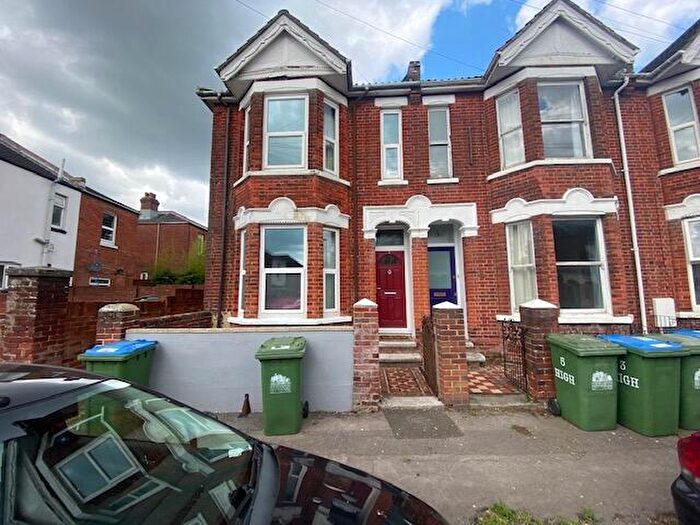 4 Bedroom End Of Terrace House To Rent In Highcliff Avenue, SO14