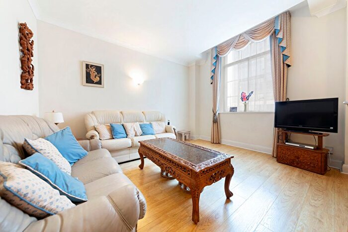2 Bedroom Flat To Rent In North Block, London, SE1
