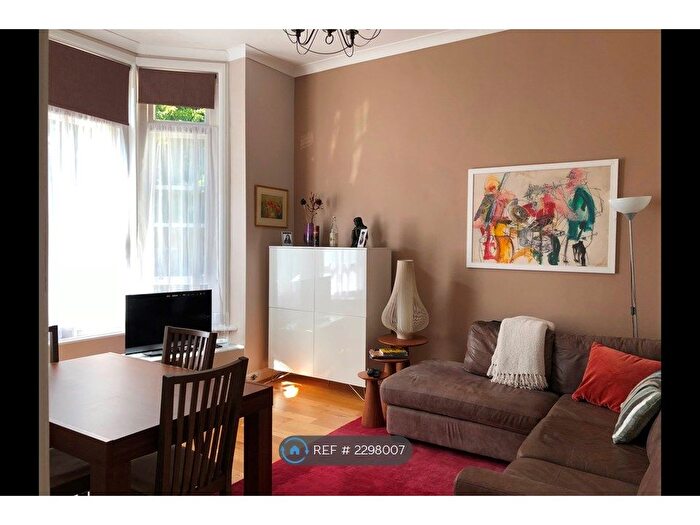 2 Bedroom Flat To Rent In Aubert Park, London, N5