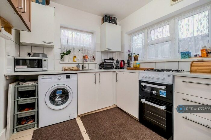 2 Bedroom Flat To Rent In Ground Floor, London, E13