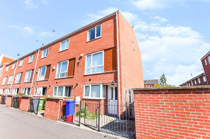 4 Bedroom End Of Terrace House To Rent In Devonshire Street South, Grove Village, Manchester, M13