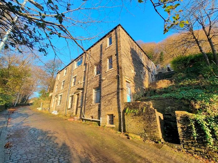 3 Bedroom Terraced House For Sale In - Staups Lane, Stump Cross, Halifax, HX3