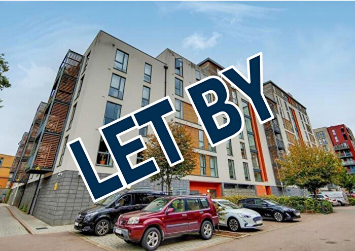 3 Bedroom Flat To Rent In Joslin Avenue, Colindale, NW9