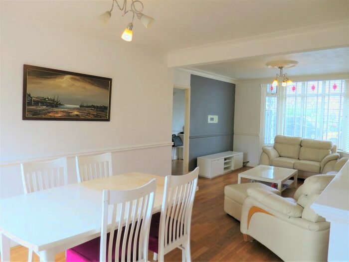 3 Bedroom Semi-Detached House To Rent In Middleton Avenue, London E4