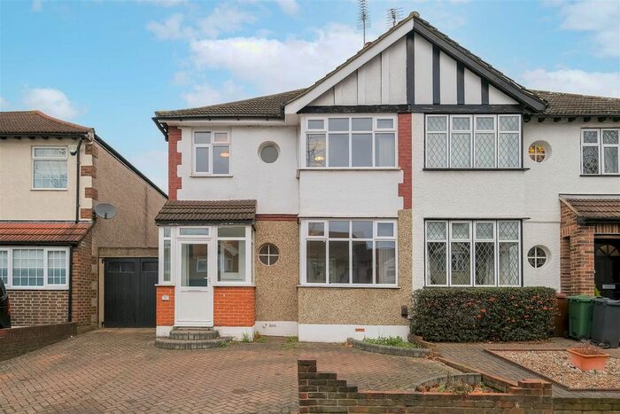 3 Bedroom Semi-Detached House To Rent In Dale View Crescent, Chingford, E4