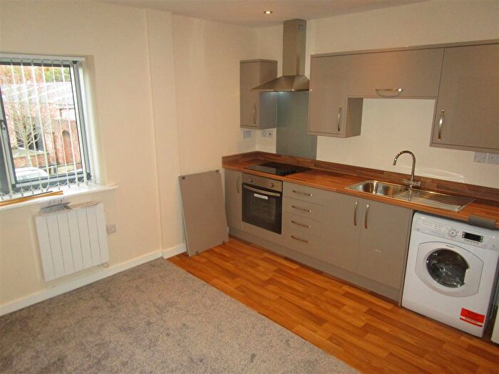 1 Bedroom Flat To Rent In Apartment, Oulton Range Apartments, LS26