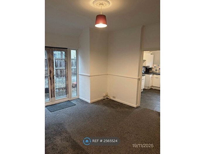 1 Bedroom Flat To Rent In Meteor Road, Westcliff-On-Sea, SS0