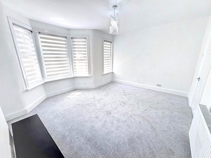1 Bedroom Flat To Rent In Harcourt Road, Stratford, E15