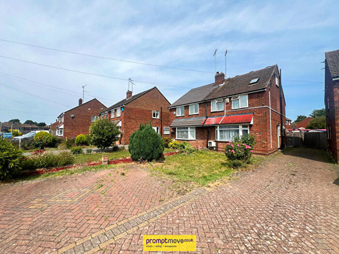 4 Bedroom Semi-Detached House To Rent In Brooklands Close Luton, LU4