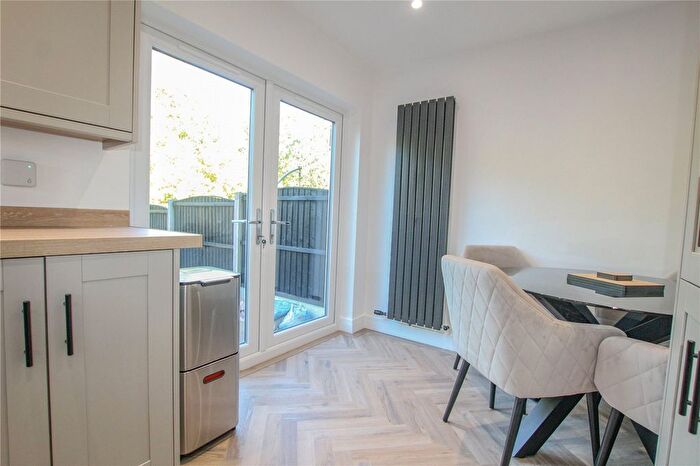 2 Bedroom Detached House To Rent In Sutton Way, Hadfield, Glossop, Derbyshire, SK13
