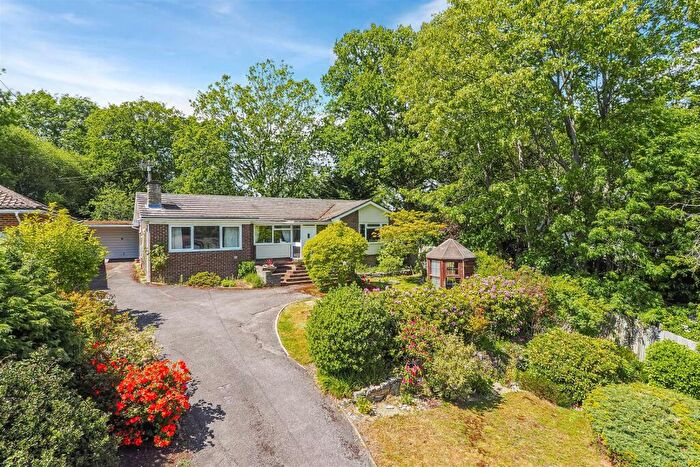 3 Bedroom Detached Bungalow For Sale In Jubilee Lane, Farnham, GU10